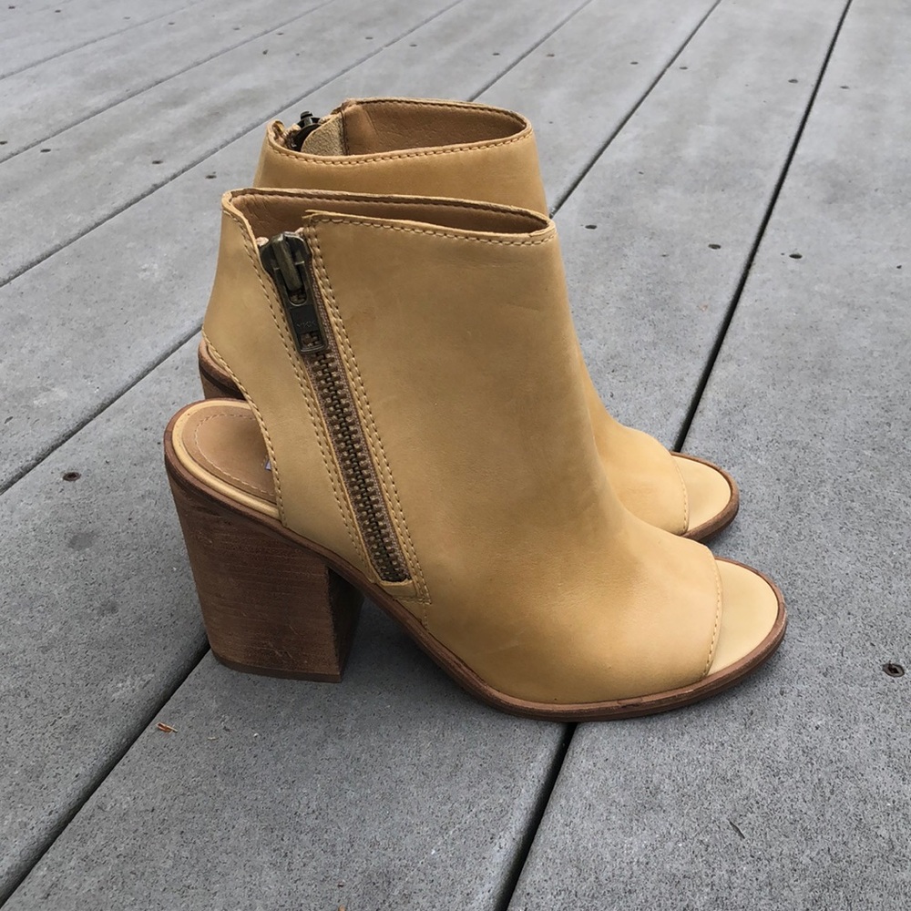 Steve Madden Terraa Leather Boots